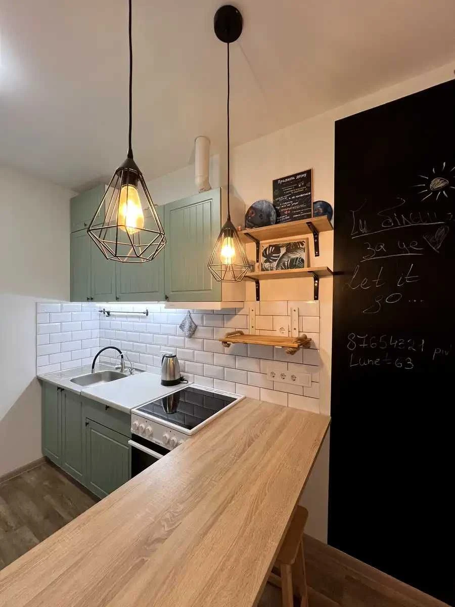 Sale of a smart apartment in the "Nova Angliya" residential complex, near the Vasilkiv metro station