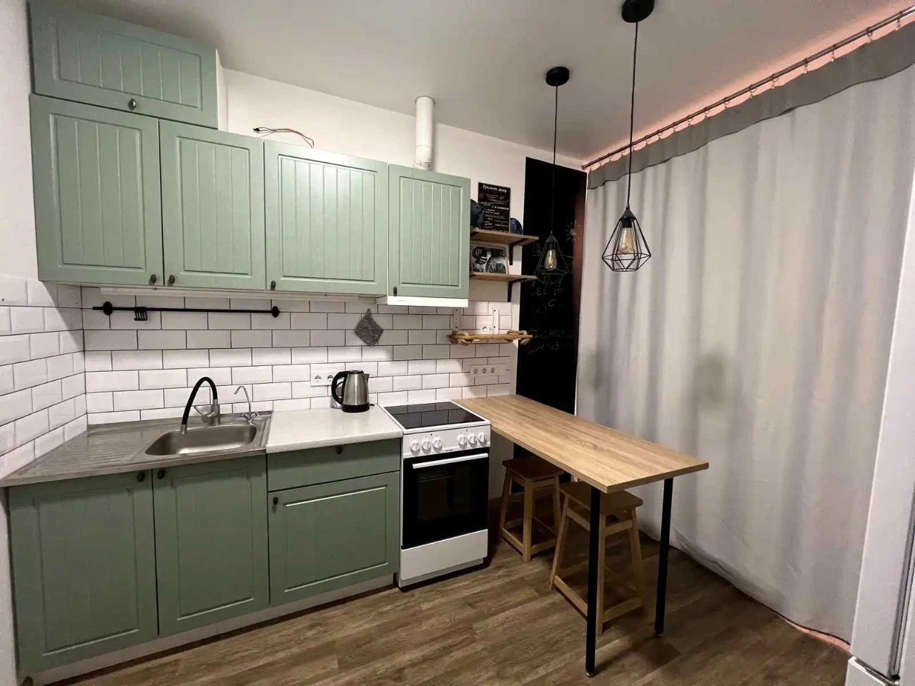 Sale of a smart apartment in the "Nova Angliya" residential complex, near the Vasilkiv metro station