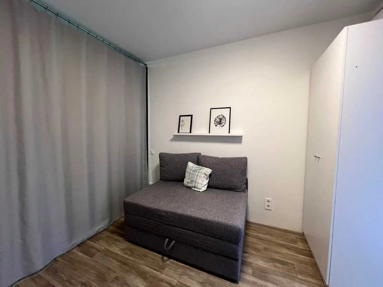 Sale of a smart apartment in the "Nova Angliya" residential complex, near the Vasilkiv metro station