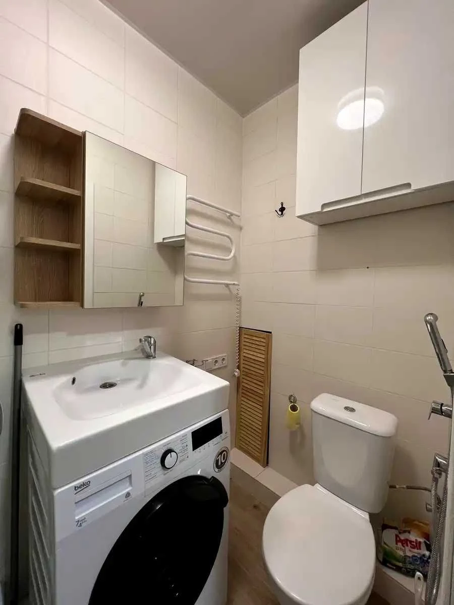 Sale of a smart apartment in the "Nova Angliya" residential complex, near the Vasilkiv metro station