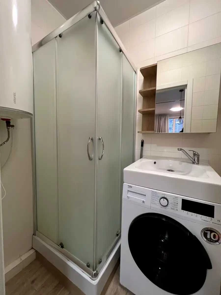 Sale of a smart apartment in the "Nova Angliya" residential complex, near the Vasilkiv metro station