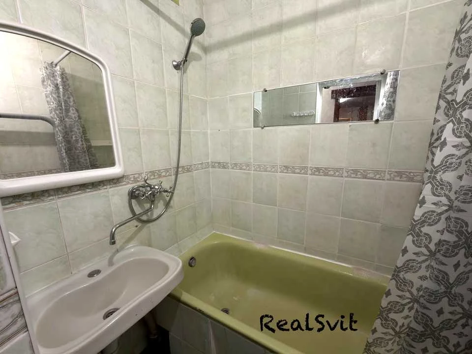 One-bedroom apartment. Novatoriv Street, Kyiv