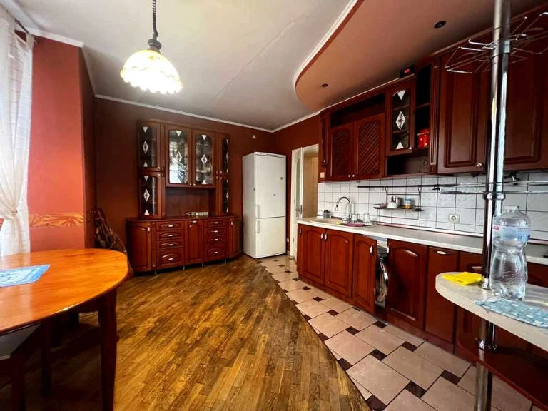 Apartment. Kyiv, Кирило Трільовського Street