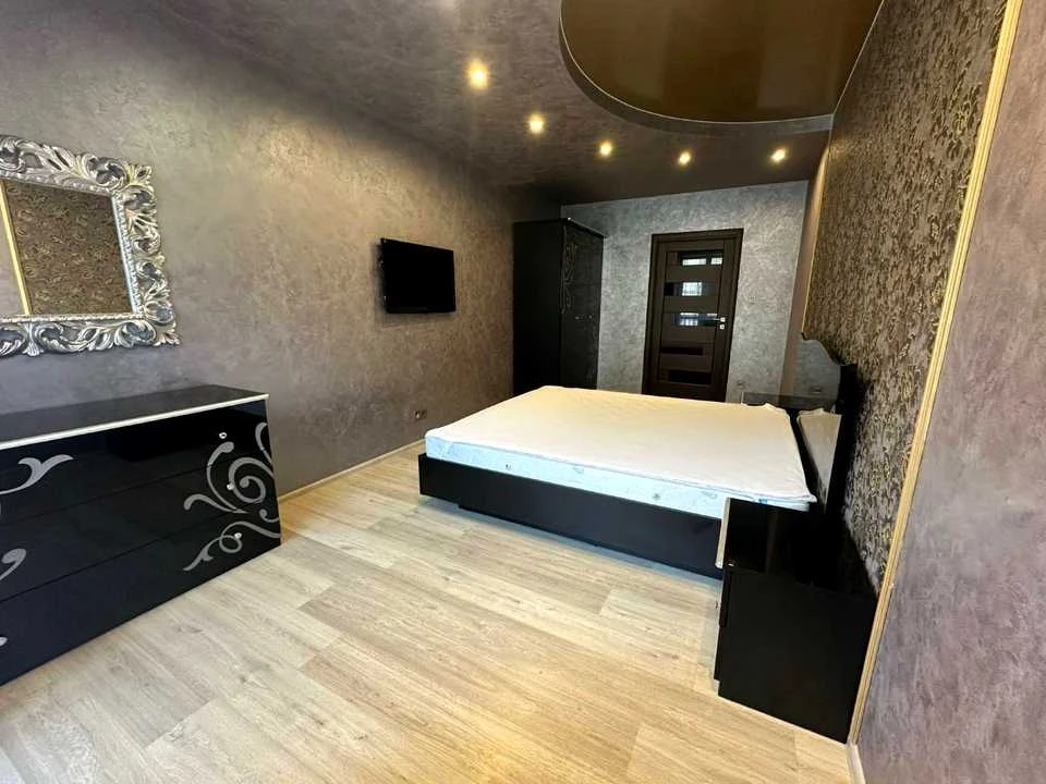 Apartment. Demnyanska st.