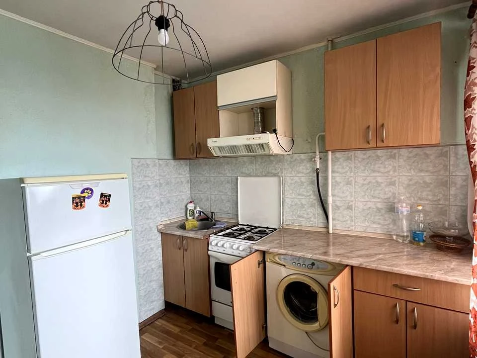 Apartment. Berezhnykivska Street, Dniprovsky District, Kyiv.