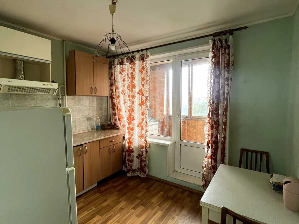 Apartment. Berezhnykivska Street, Dniprovsky District, Kyiv.