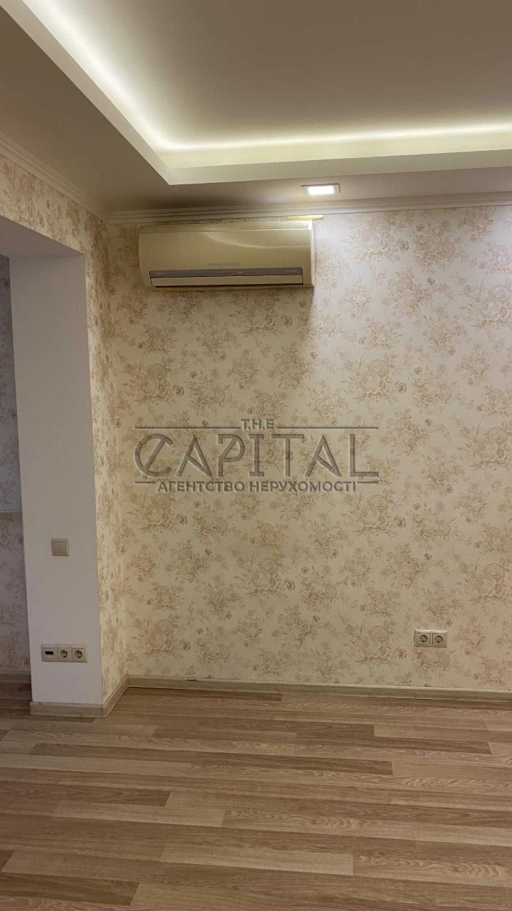 Продаж 1-кімнатної квартири на вул Новогоспітальній 5А Печер