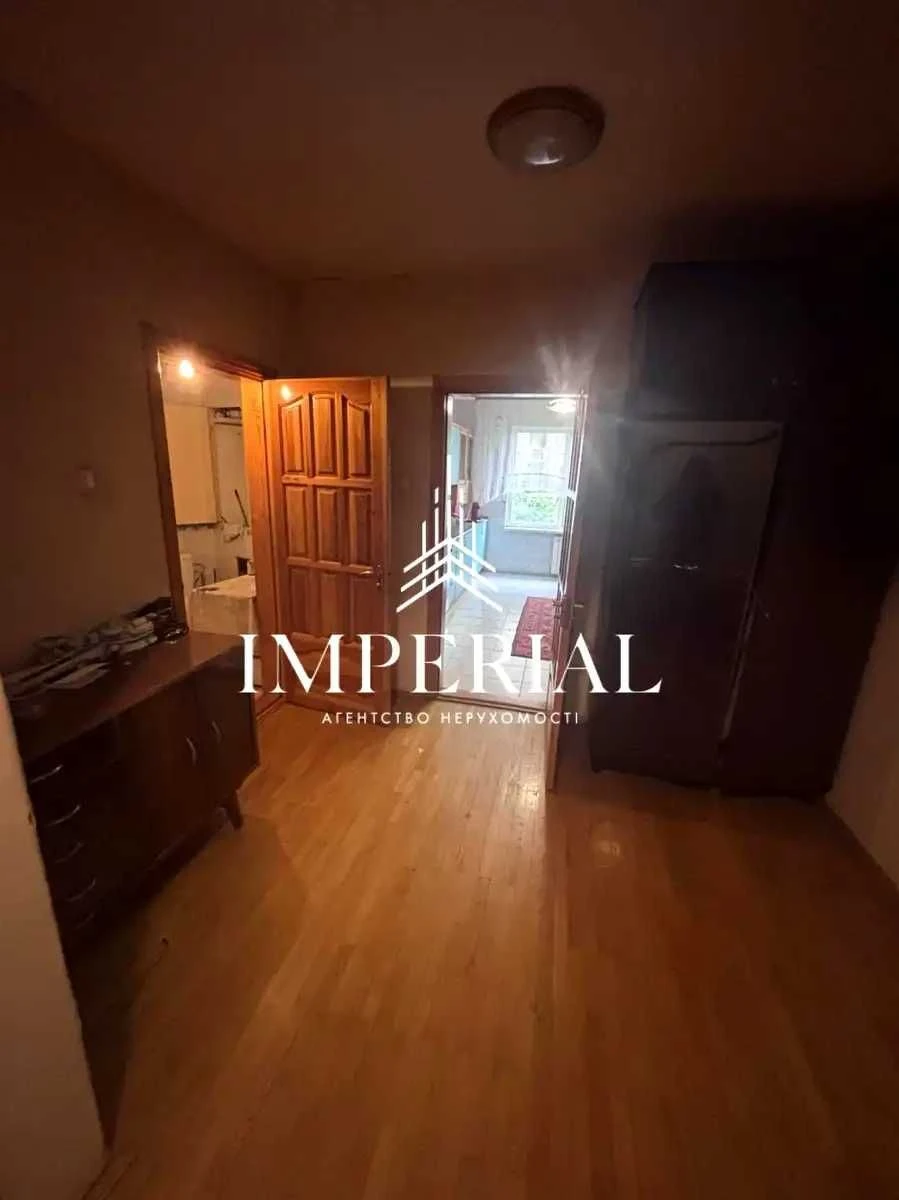 Продаж 3-кімнатної квартири біля метро Харківська, вул. Бажа