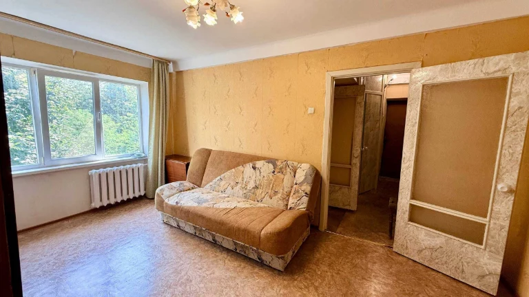 For sale 2-bedroom apartment on Chumachenko Street