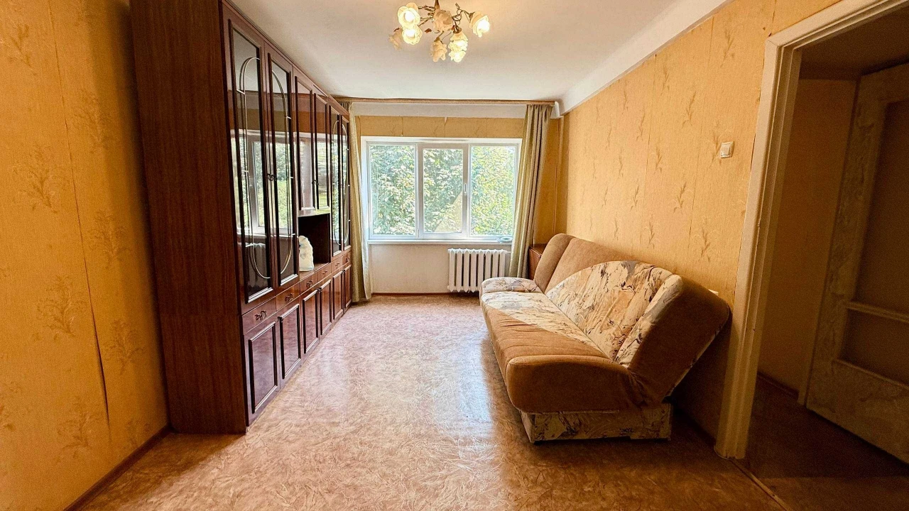 For sale 2-bedroom apartment on Chumachenko Street