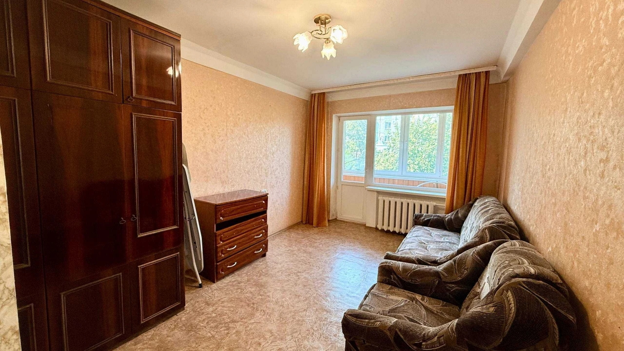 For sale 2-bedroom apartment on Chumachenko Street