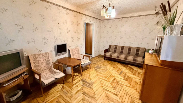 Продається 3-кімнатна квартира "Район біля 7 школи"