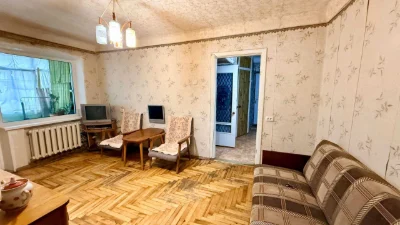 Продається 3-кімнатна квартира "Район біля 7 школи"