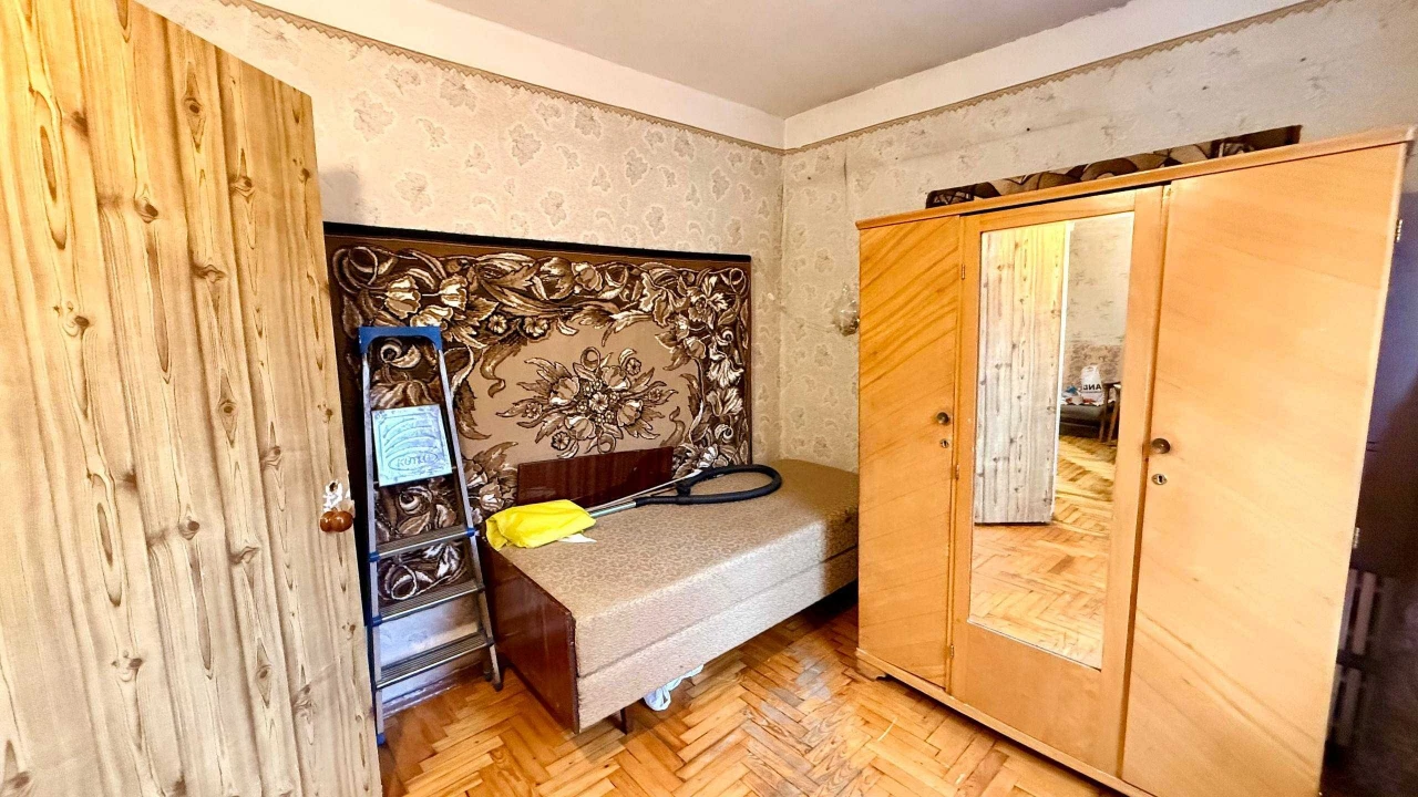 Продається 3-кімнатна квартира "Район біля 7 школи"
