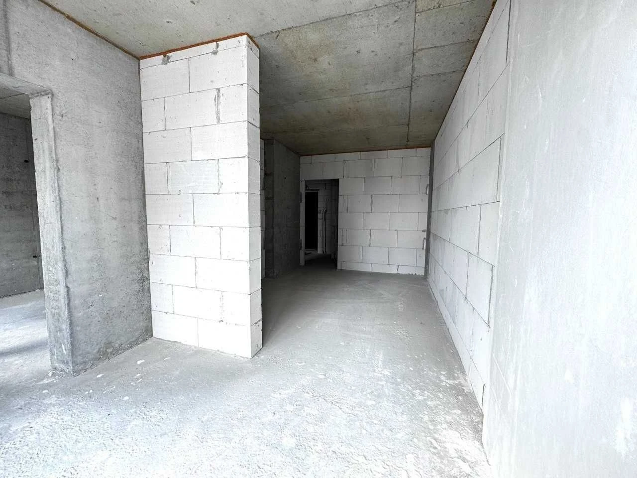 Completed One-Bedroom Apartment near the City Lake - Manhattan