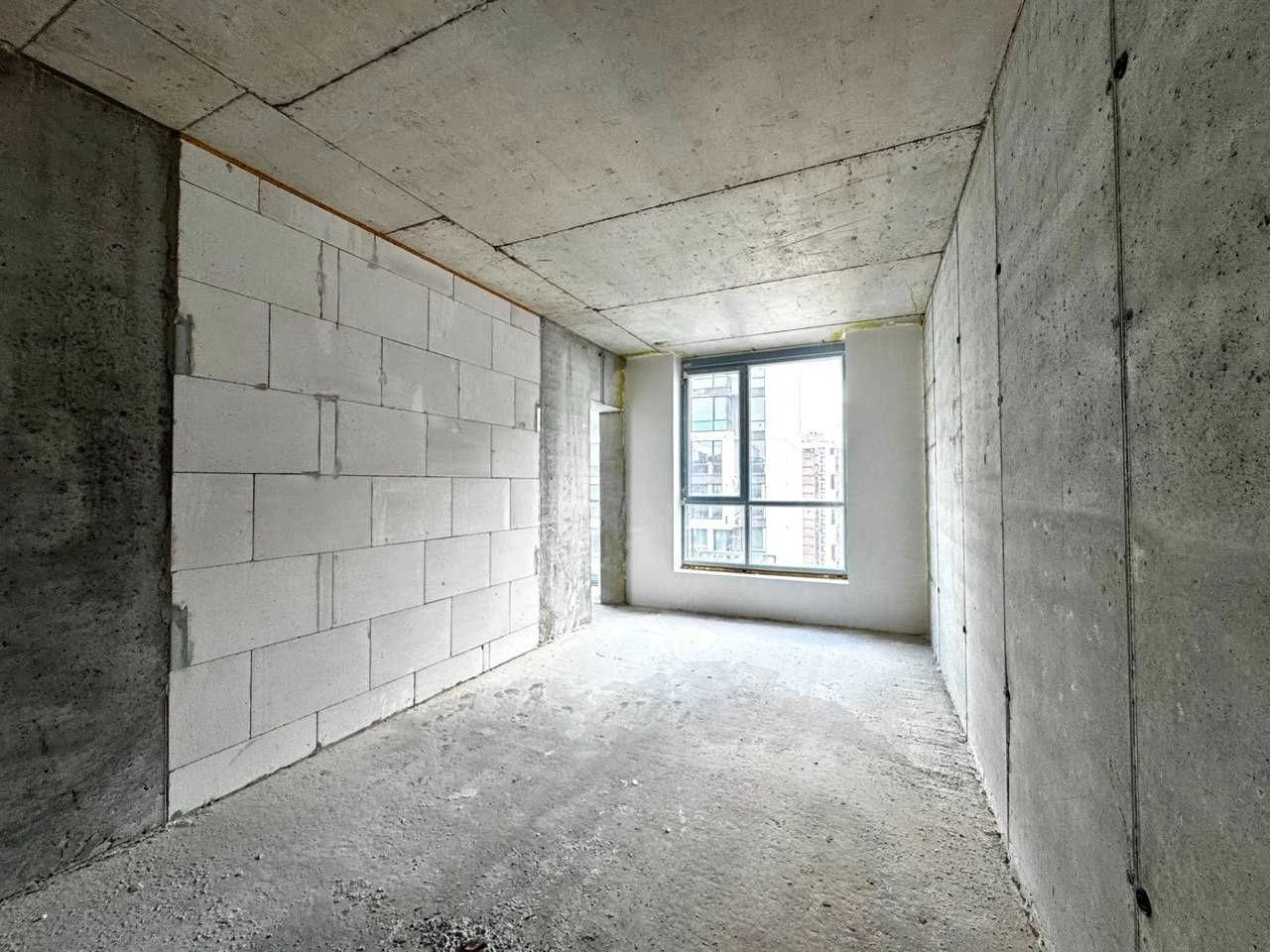 Completed One-Bedroom Apartment near the City Lake - Manhattan
