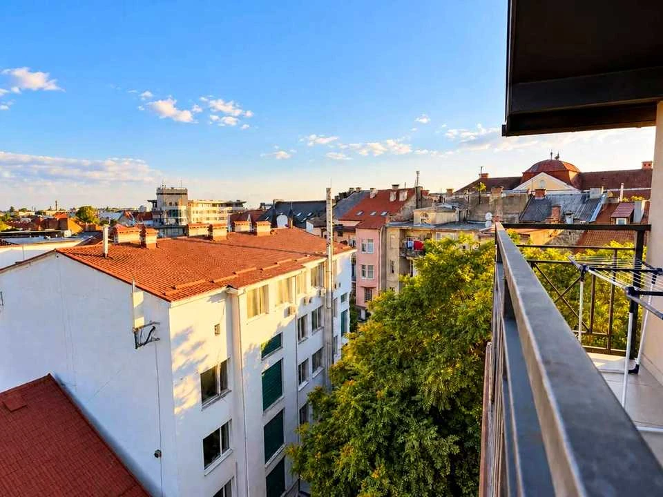 Apartment. Uzhgorod, Oleksandra Fedyncia st.