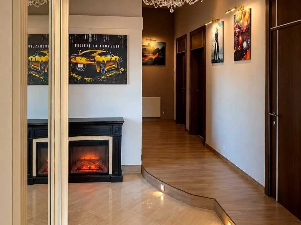 Apartment. Uzhgorod, Oleksandra Fedyncia st.