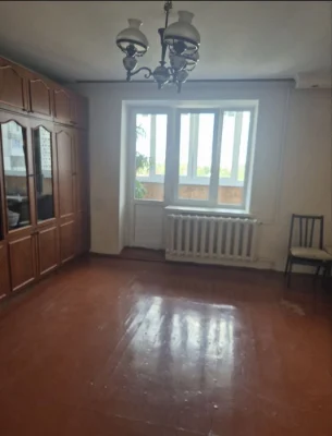 Продаётся 3-комнатная квартира в центре