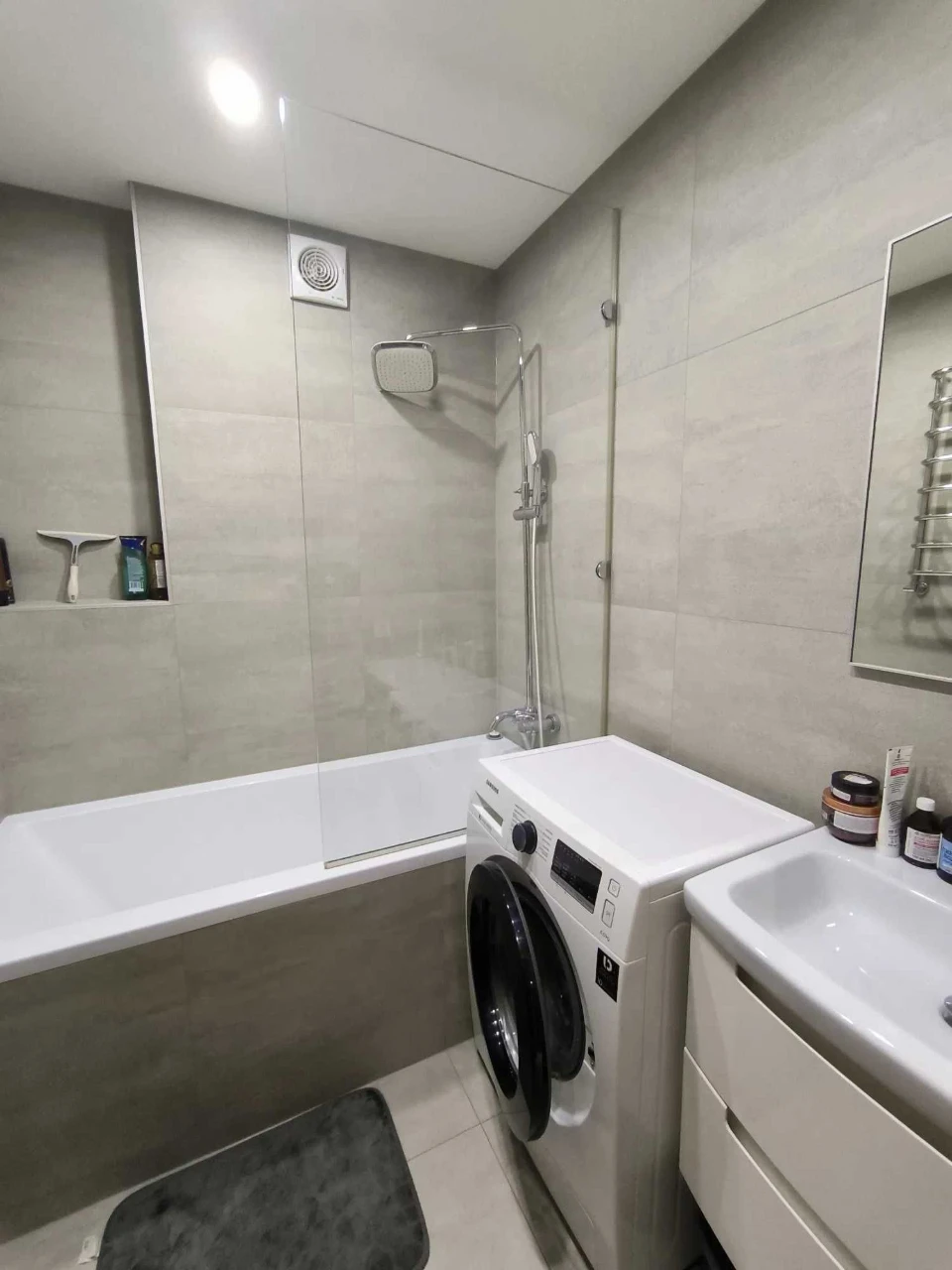 Apartment in the city of Chernivtsi, Nevirivska Street 1A