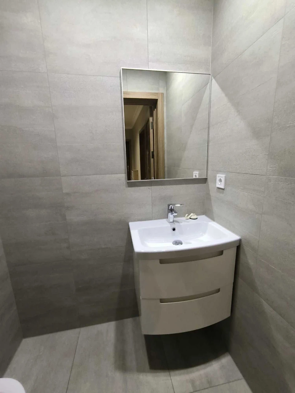 Apartment in the city of Chernivtsi, Nevirivska Street 1A