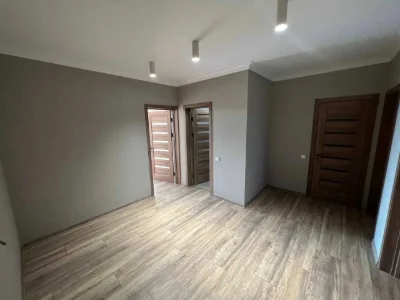 Apartment in the city of Chernivtsi, Nevirivska Street 1A