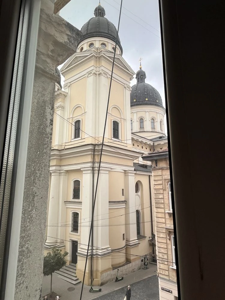 3-room Apartment on Krakow Street