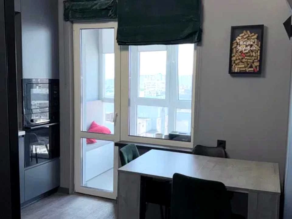 Apartment. Vyshnjakivska st.