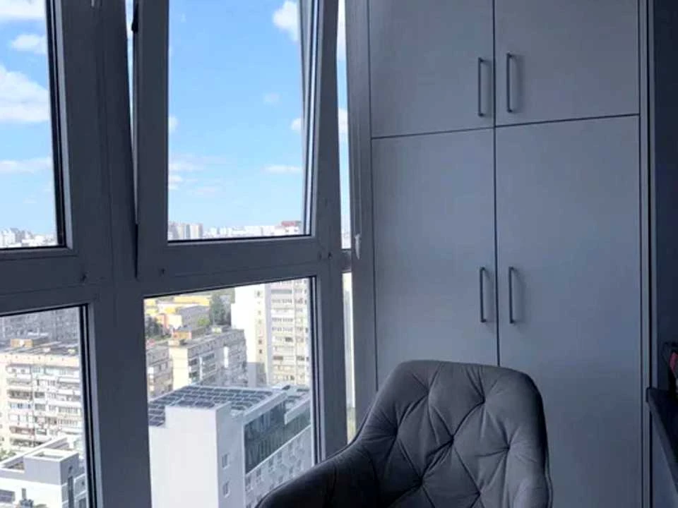 Apartment. Vyshnjakivska st.
