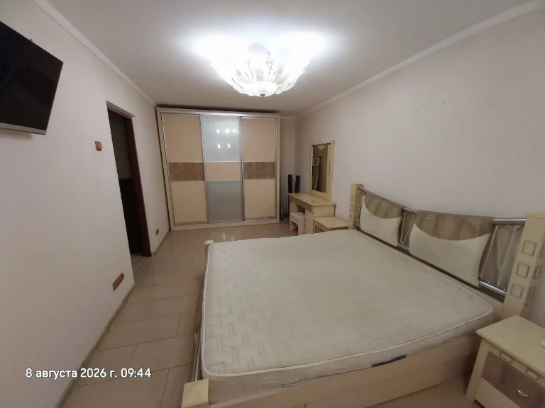 Kyiv, Obolyn, Obolyn, Minskaya St., 14b, two-room apartment for sale