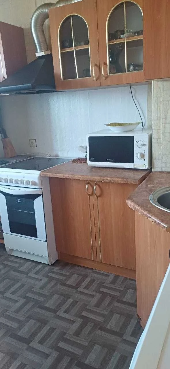 Продается 1-комнатная квартира в Азербайджанской 16/2