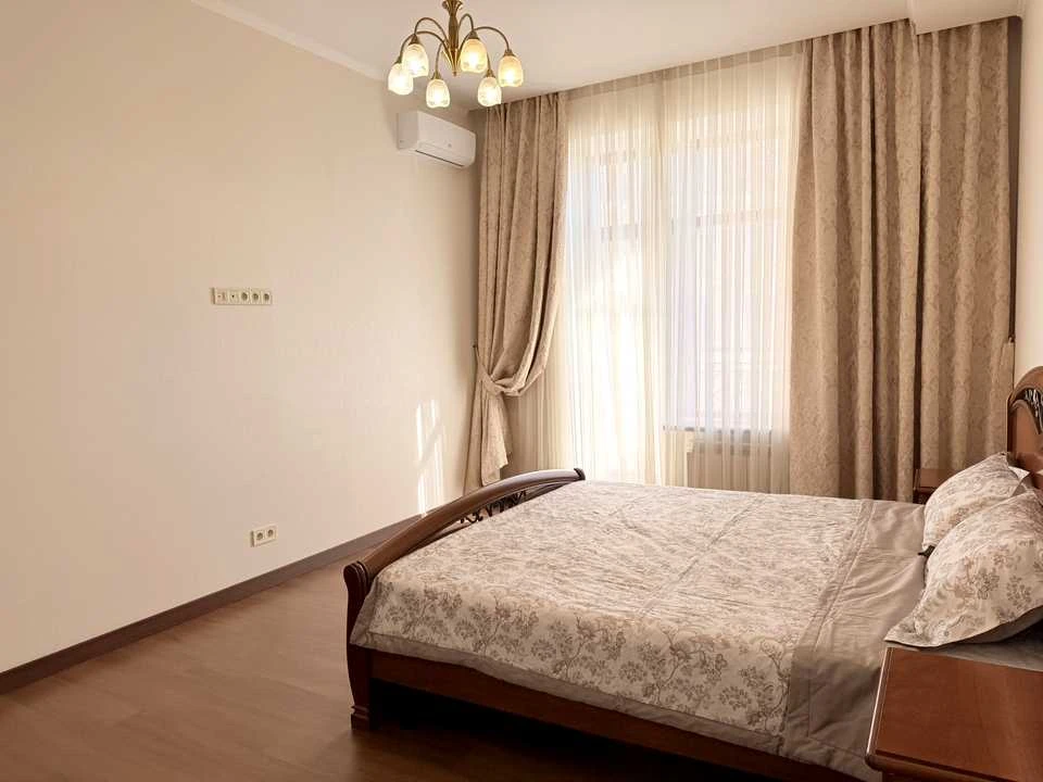 Apartment. Odesa, French Boulevard.