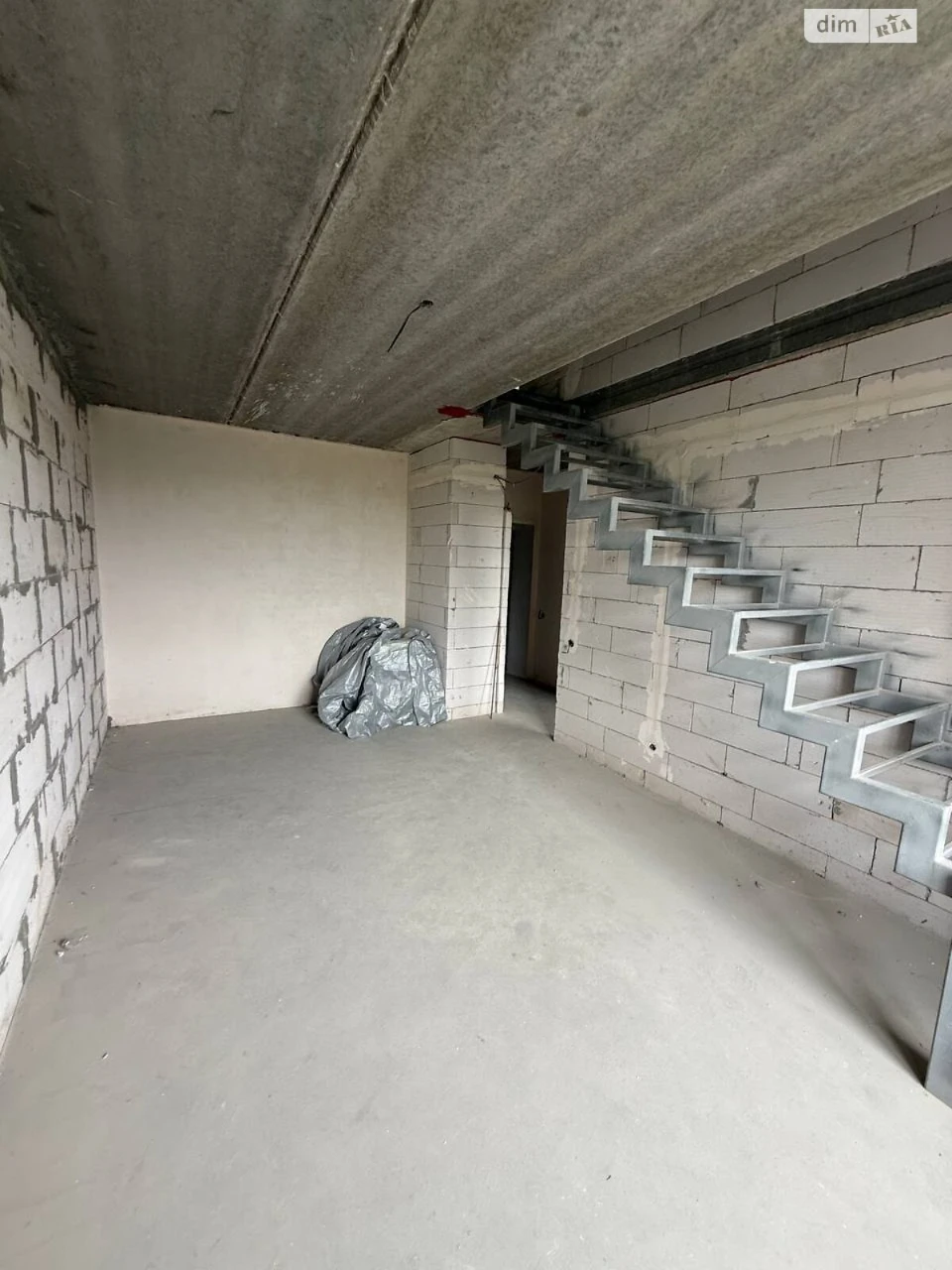 Apartment for Sale - Showroom