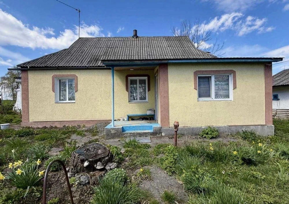 Продаж будинку , в гарній локації, де зручно добиратися до м
