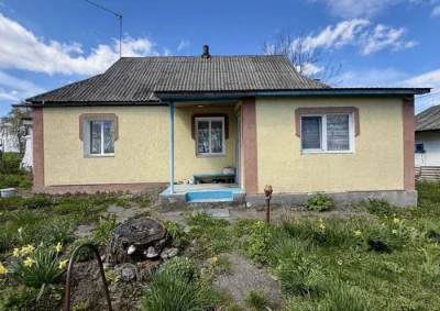 Продаж будинку , в гарній локації, де зручно добиратися до м