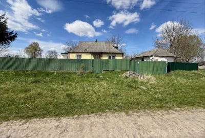 Продаж будинку , в гарній локації, де зручно добиратися до м