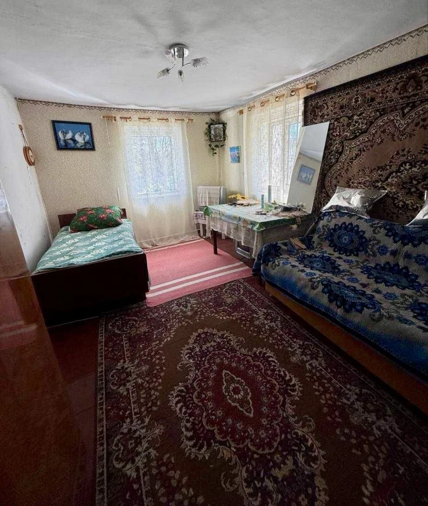 Продаж будинку , в гарній локації, де зручно добиратися до м