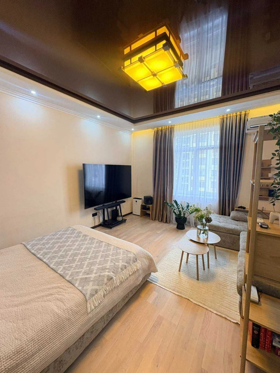 Sale of 1-room apartment on Chornovola Avenue, "Sunrise Sun" residential complex