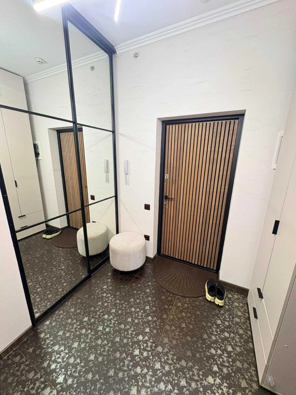 Sale of 1-room apartment on Chornovola Avenue, "Sunrise Sun" residential complex