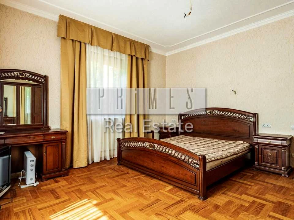 House. Bogatyrska st., Kyiv