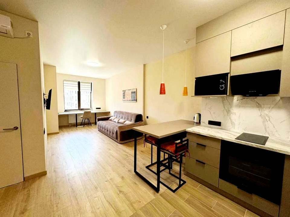 Apartment. Odessa, Genueskaya st.