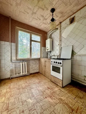 Двокімнатна квартира 45м2, житловий стан, 2-й поверх, р-н 12 школи