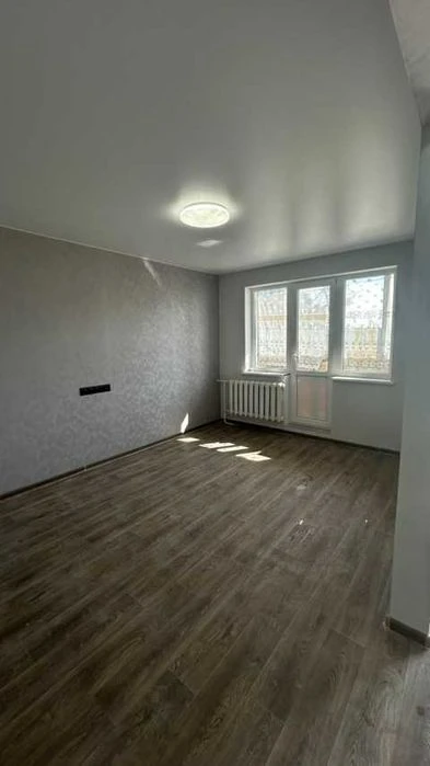 Selling a 1-room apartment in Byron, Kommunalny Market, New Houses