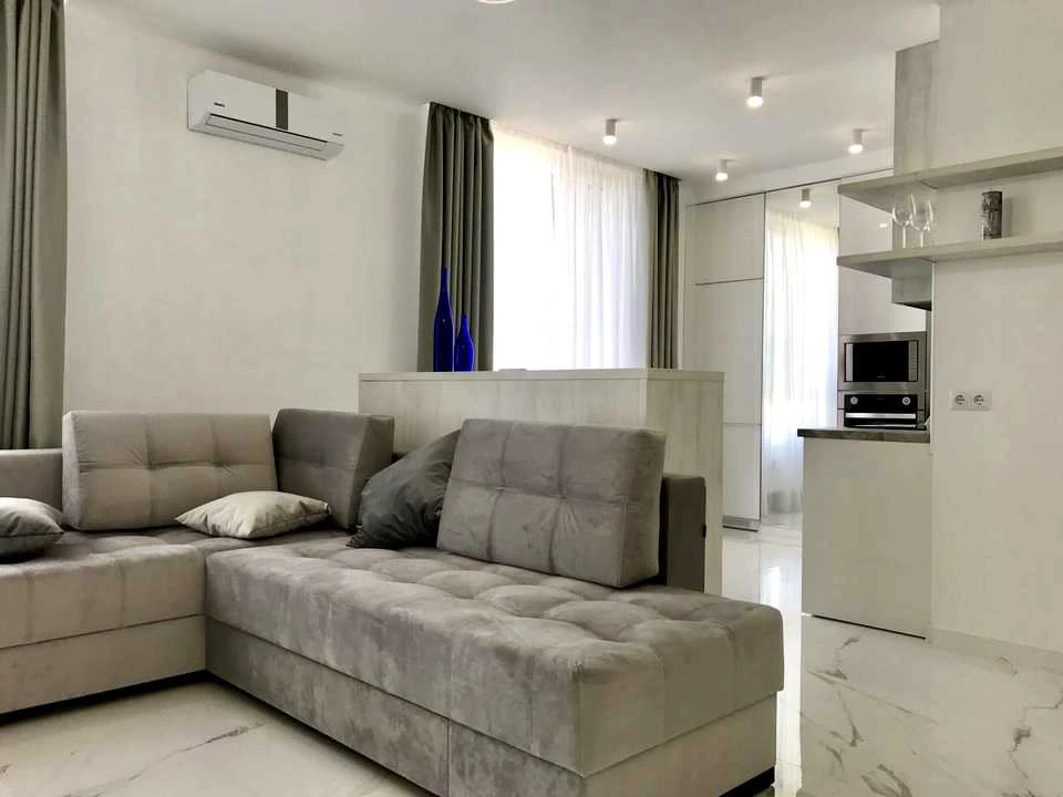 Studio Apartment. Zhuravlina St., Kyiv