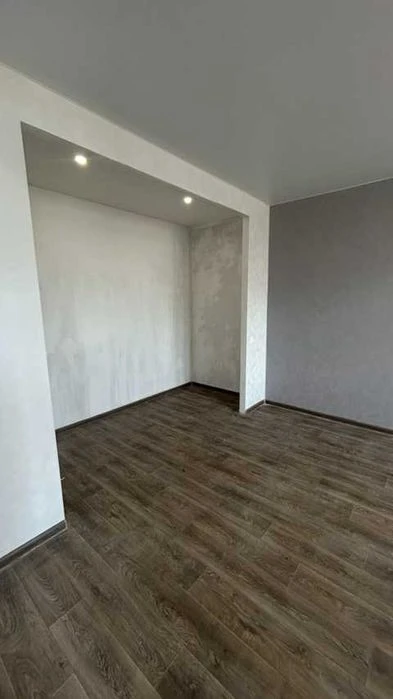 Selling a 1-room apartment in Byron, Kommunalny Market, New Houses