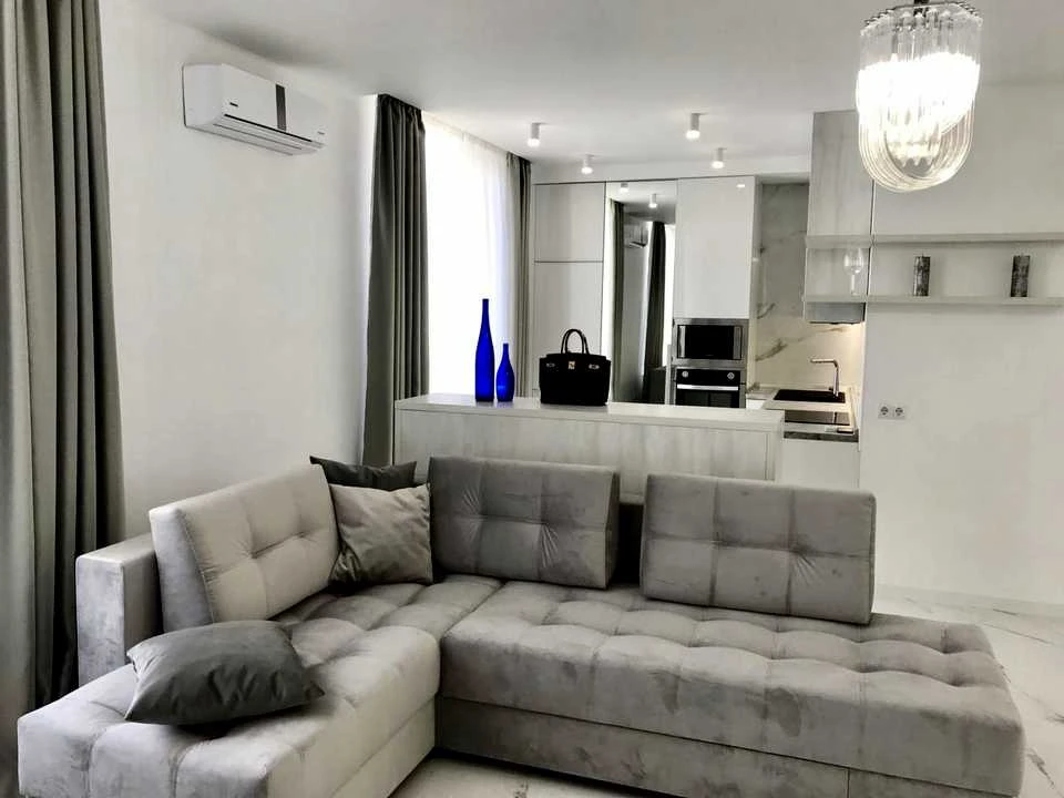 Studio Apartment. Zhuravlina St., Kyiv