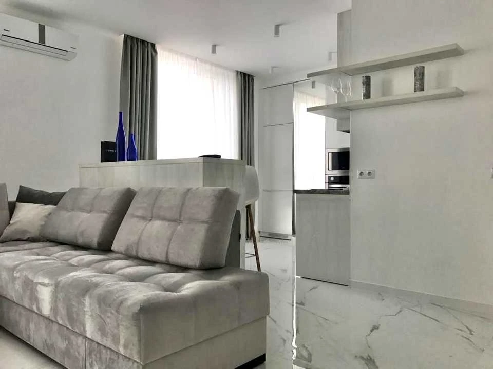 Studio Apartment. Zhuravlina St., Kyiv