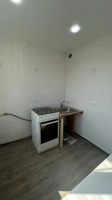 Selling a 1-room apartment in Byron, Kommunalny Market, New Houses