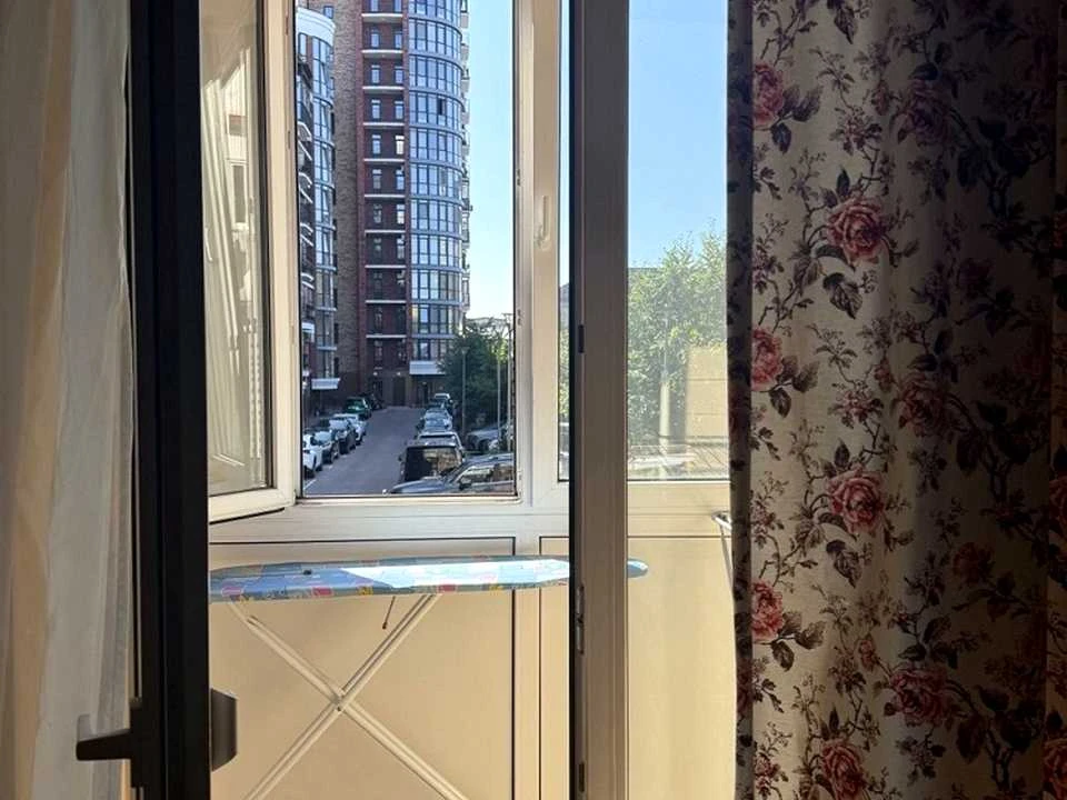 Квартира. Київ, Лабораторна вул.