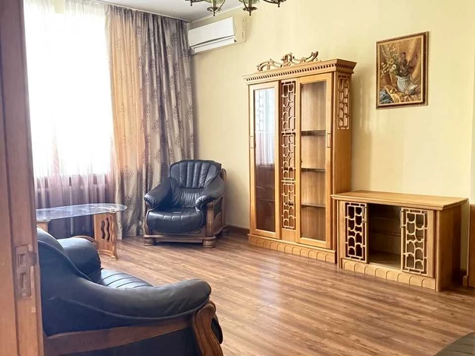 Квартира. Київ, Лабораторна вул.